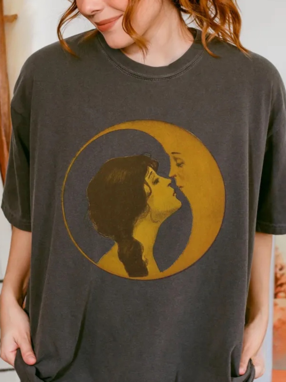 Moon Kiss Graphic Short Sleeve Tee - Comfort Pepper